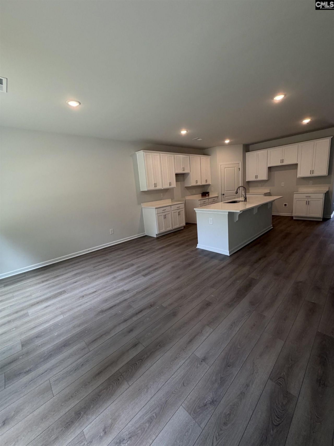 713 Samantha Street Photo 11