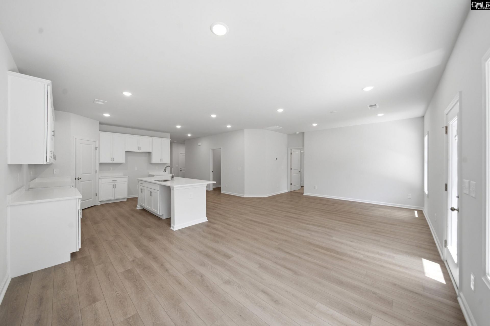 713 Samantha Street Photo 13