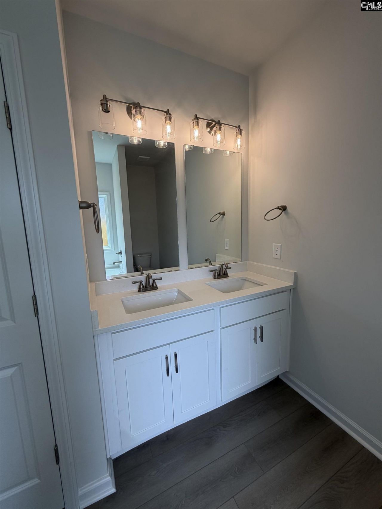 713 Samantha Street Photo 13