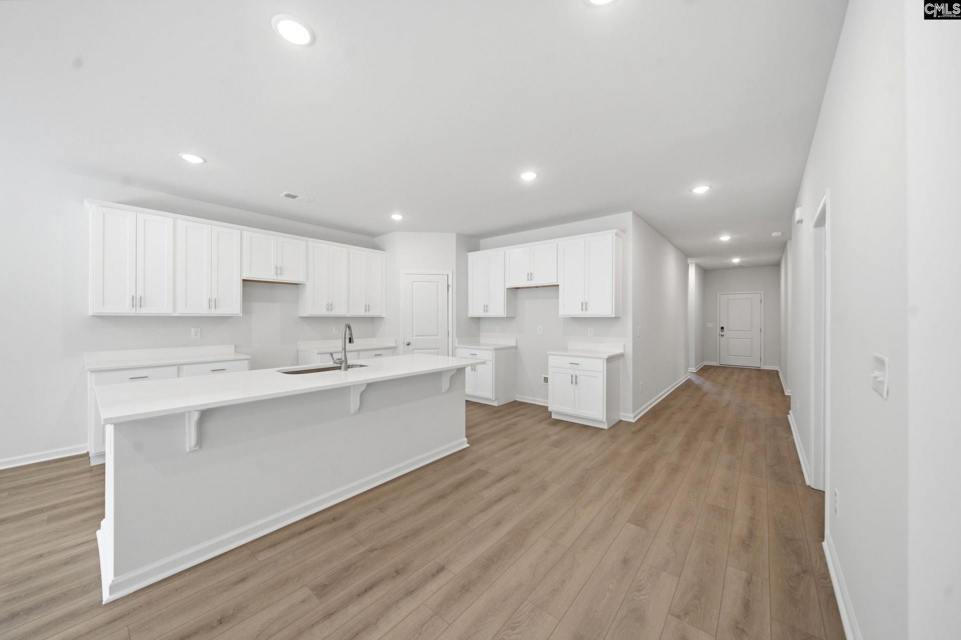 713 Samantha Street Photo 14