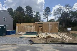 713 Samantha Street photo 4