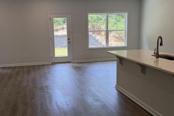 713 Samantha Street photo 4