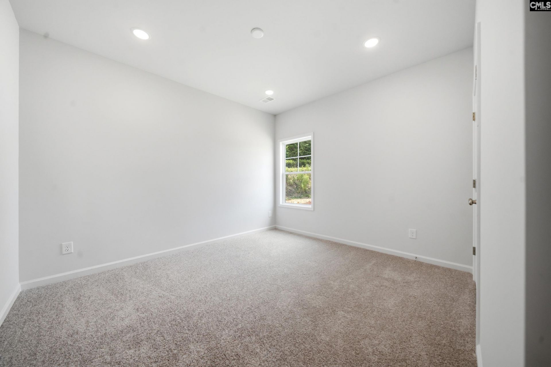 713 Samantha Street Photo 5