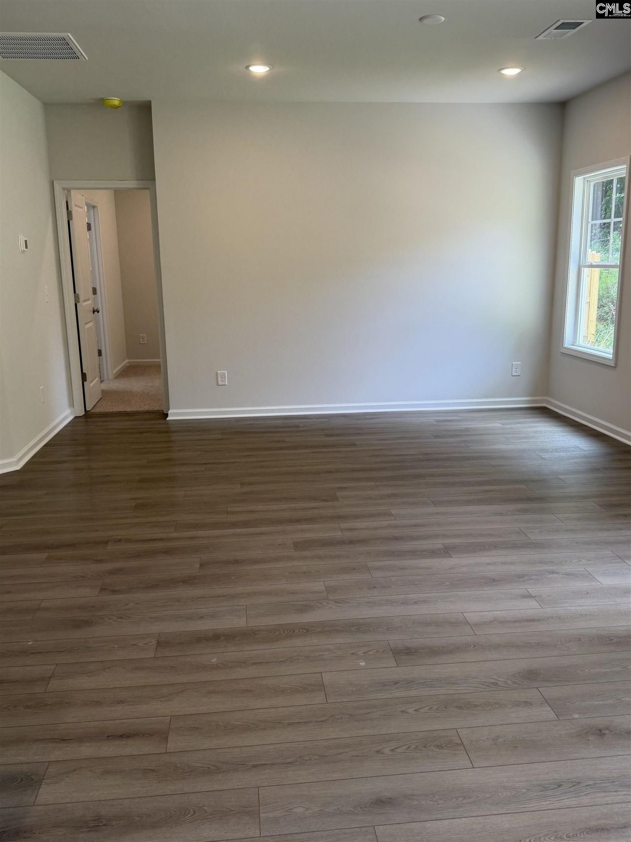 713 Samantha Street Photo 6