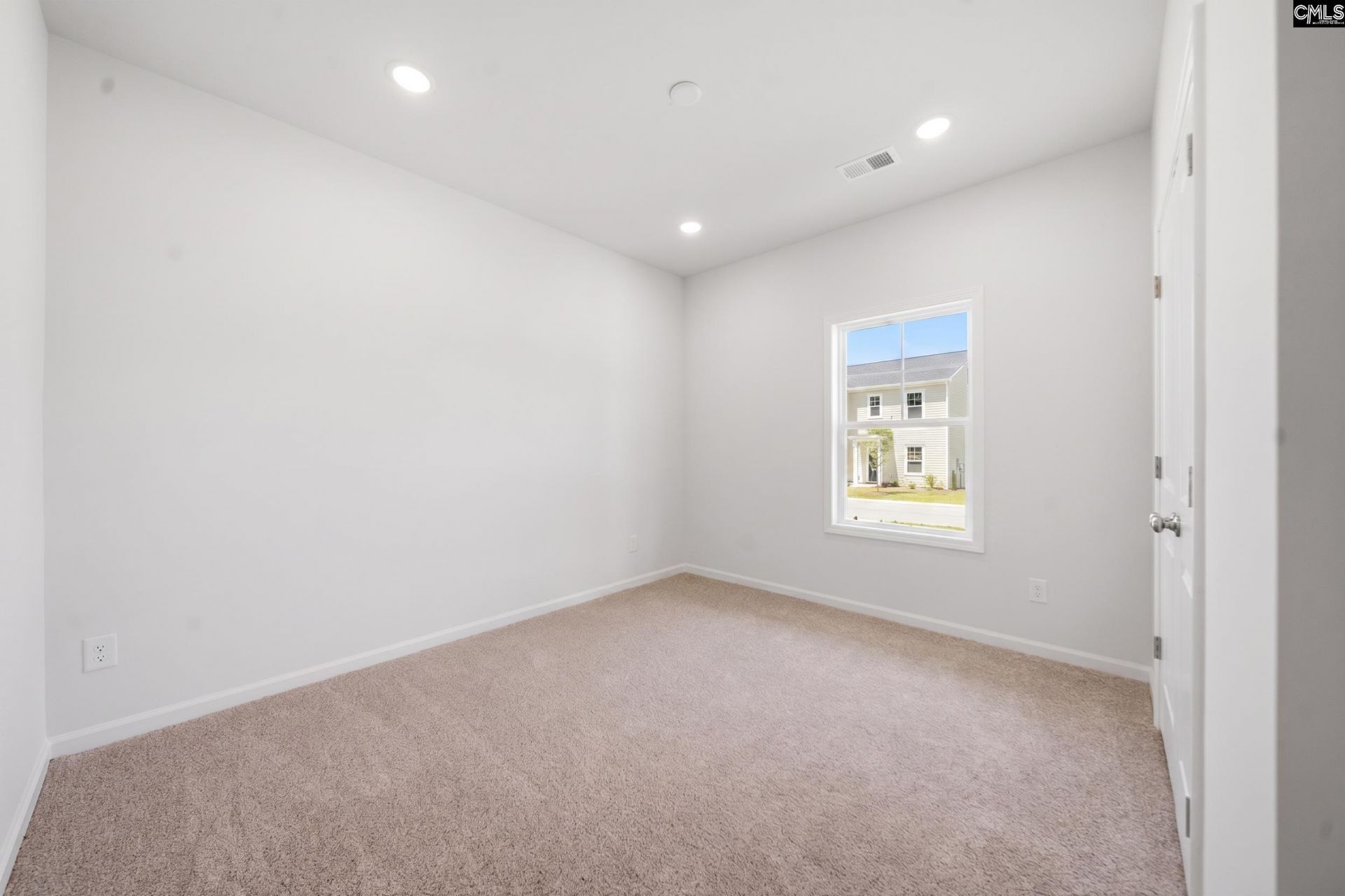 713 Samantha Street Photo 7