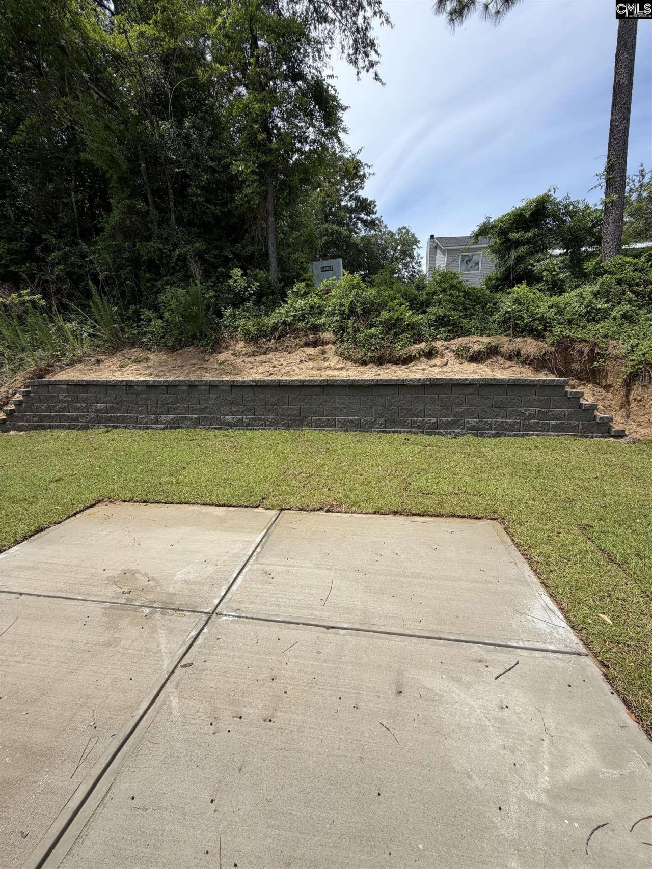 713 Samantha Street Photo 8