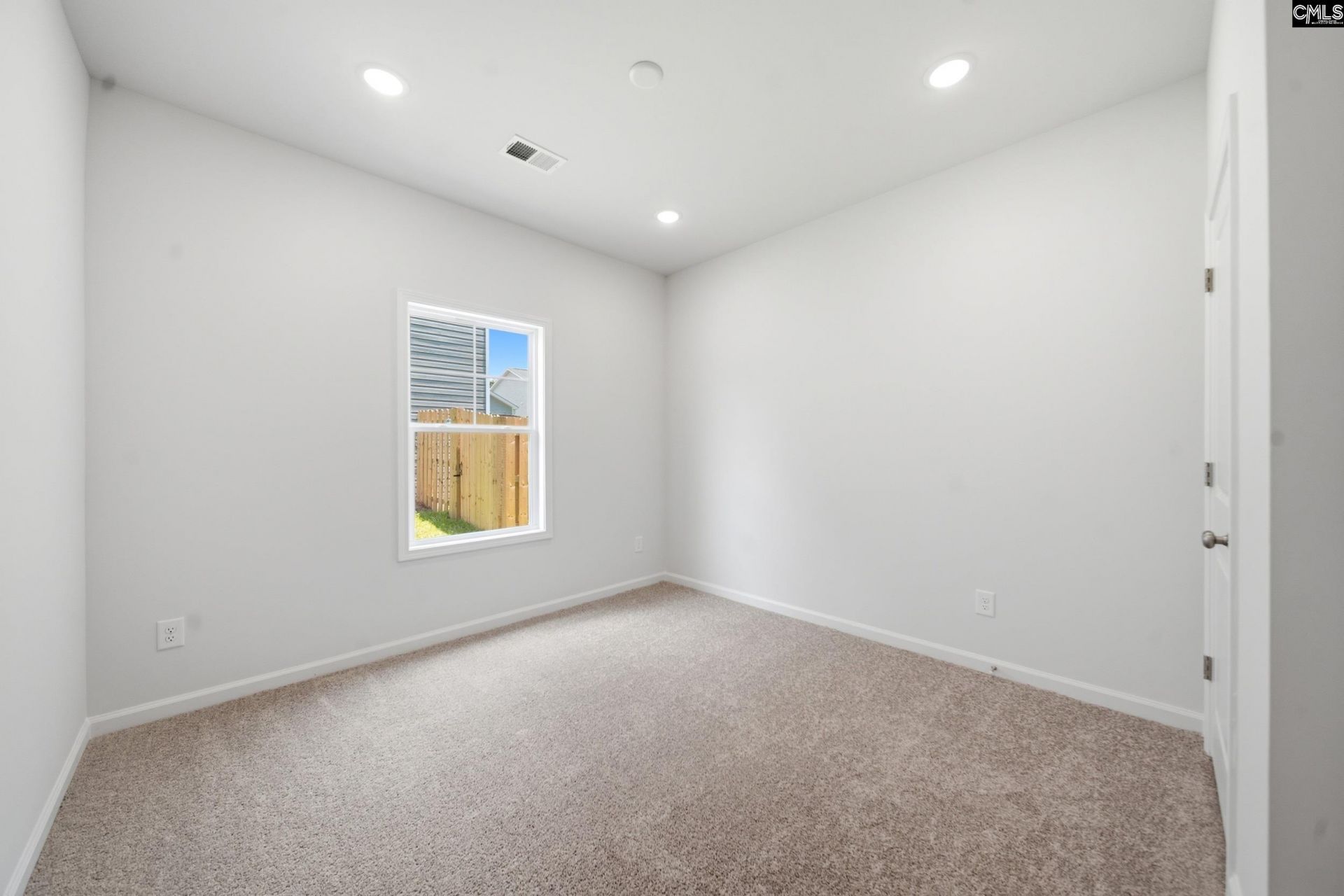 713 Samantha Street Photo 9