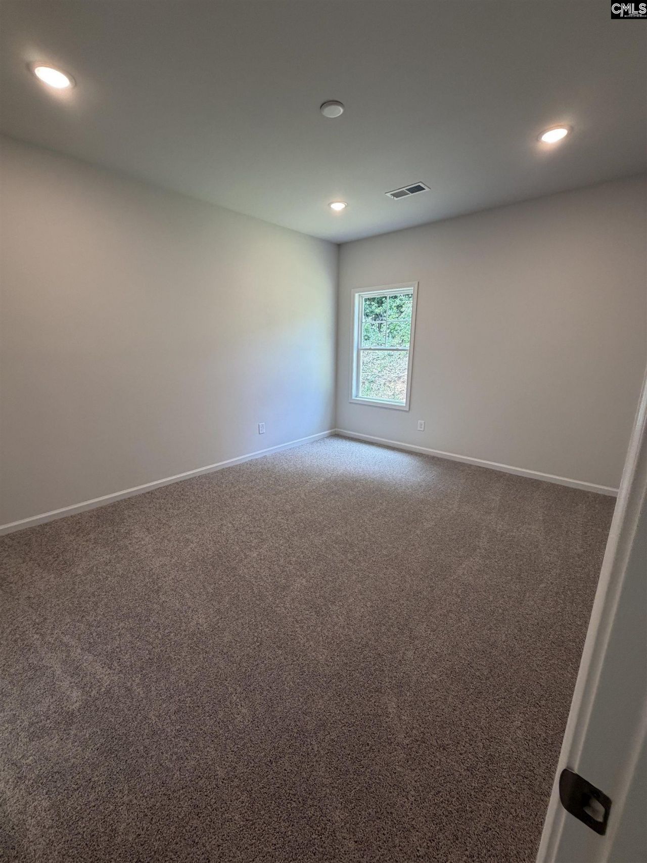 713 Samantha Street Photo 9