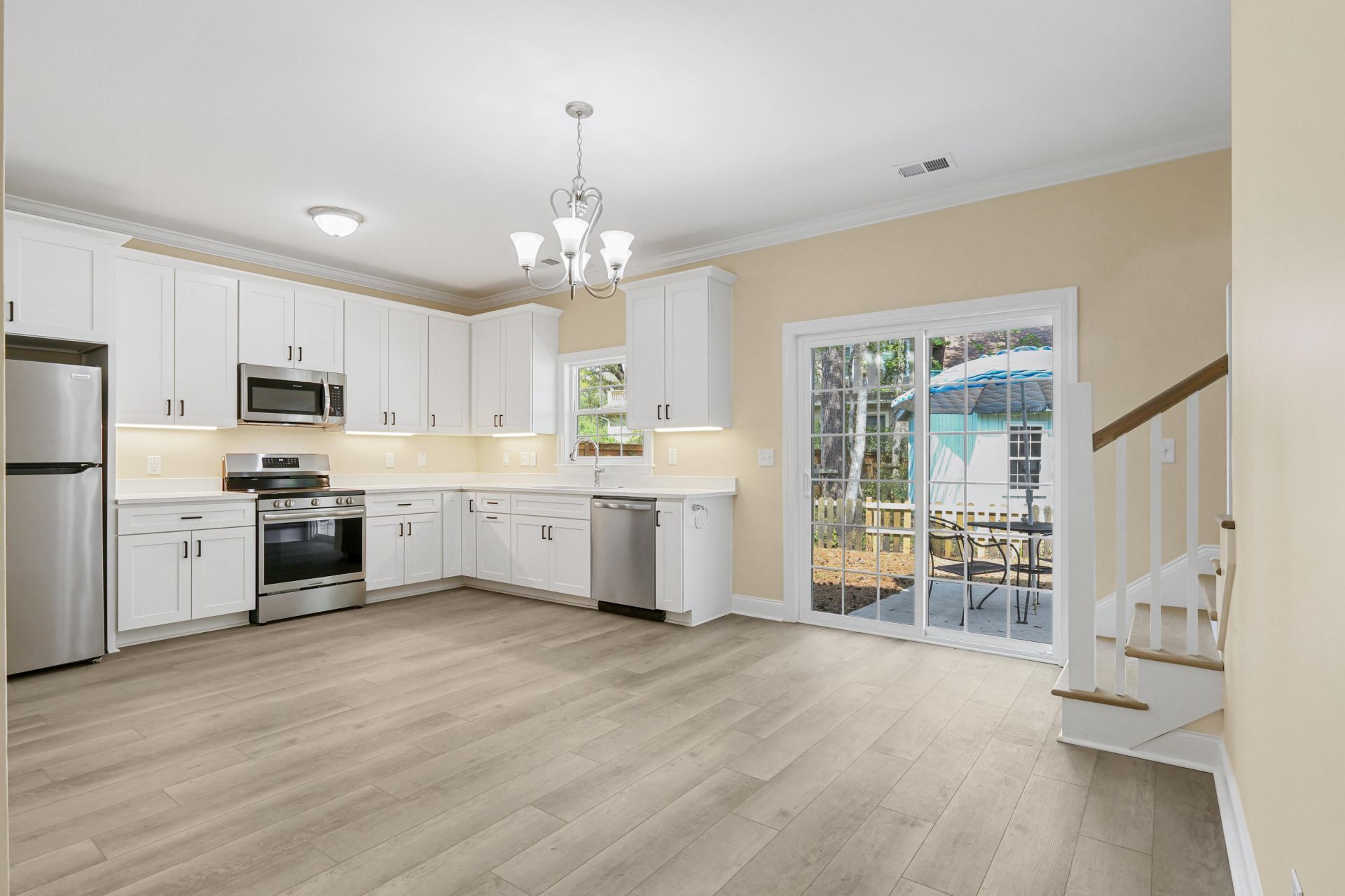 1809 Zelasko Drive Photo 12