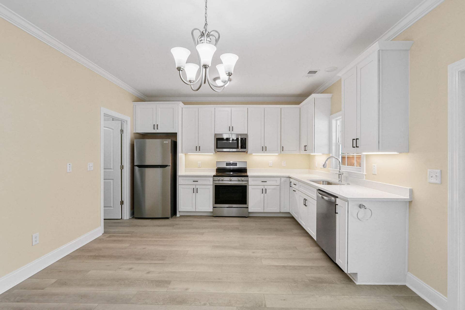 1809 Zelasko Drive Photo 13