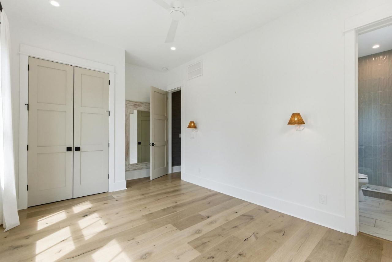 8 29th Avenue Photo 25