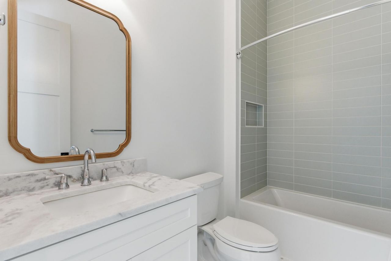 8 29th Avenue Photo 28