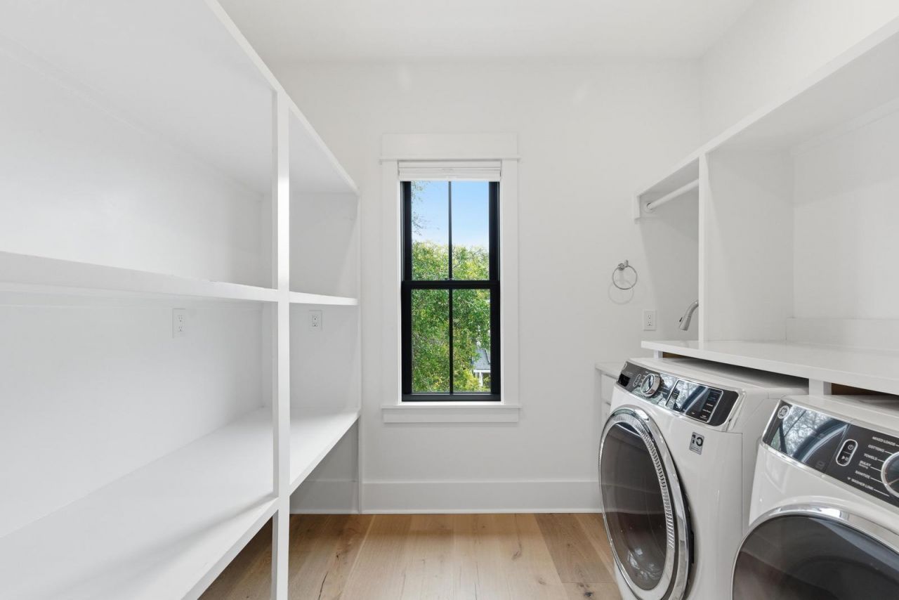 8 29th Avenue Photo 44