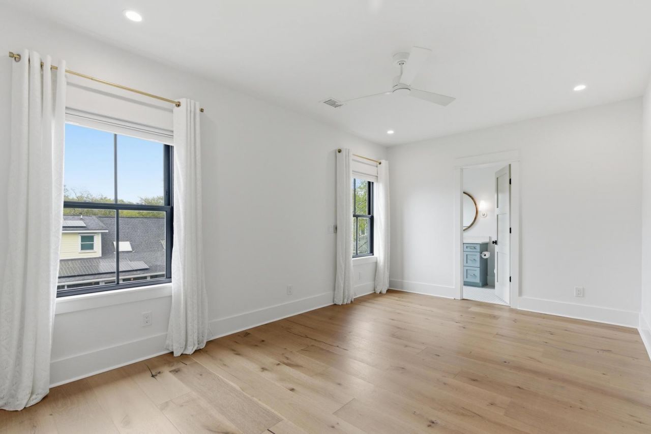 8 29th Avenue Photo 45