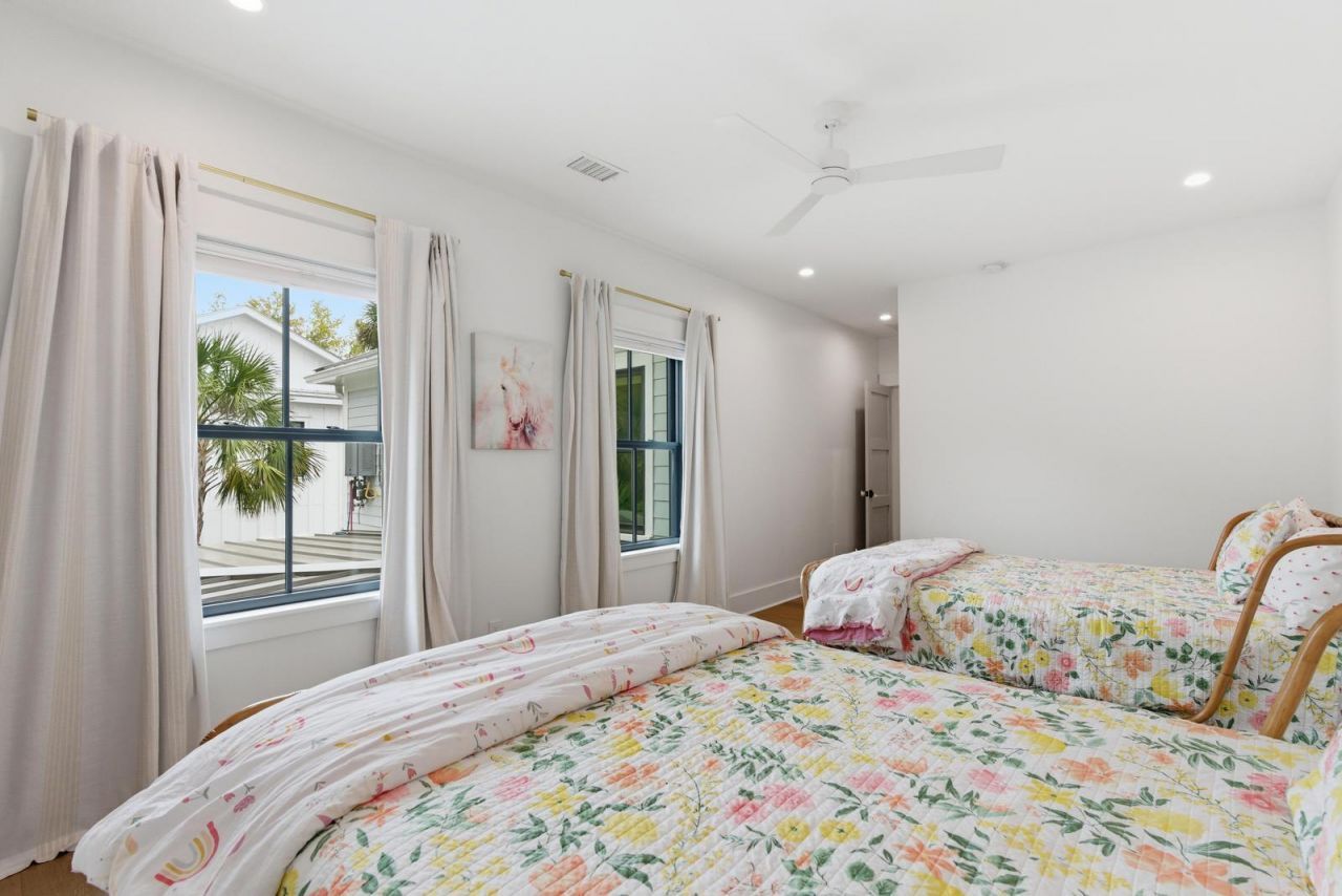 8 29th Avenue Photo 49