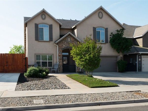 2027 W Babcock, Visalia, CA 93291
