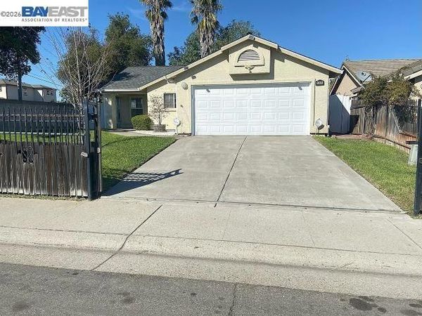 1201 Xandria Drive, Sacramento, CA 95838