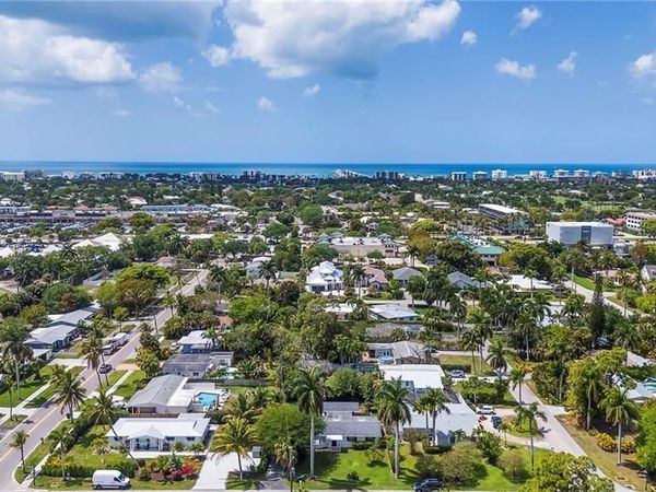 2261 11th ST N, NAPLES, FL 34103