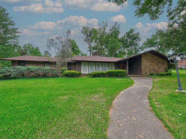 1901 W Oak Street, El Dorado, AR 71730