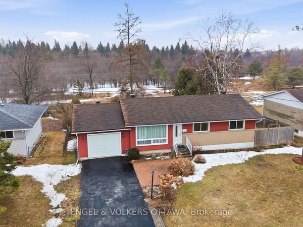 22 Parkside Crescent , Ottawa, ON K2G3B5