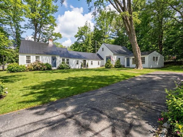 37 Main Street, Raymond, ME 04071