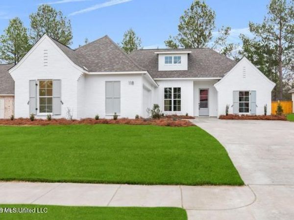 118 Lake Crest Drive, Madison, MS 39110