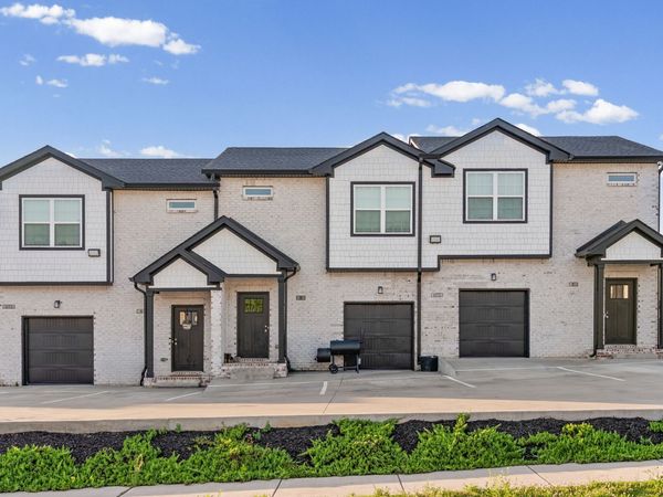 1170 Meadowhill Ln, Clarksville, TN 37043