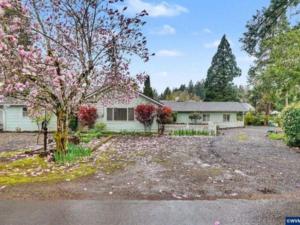 390 Salem Heights Av S, Salem, OR 97302