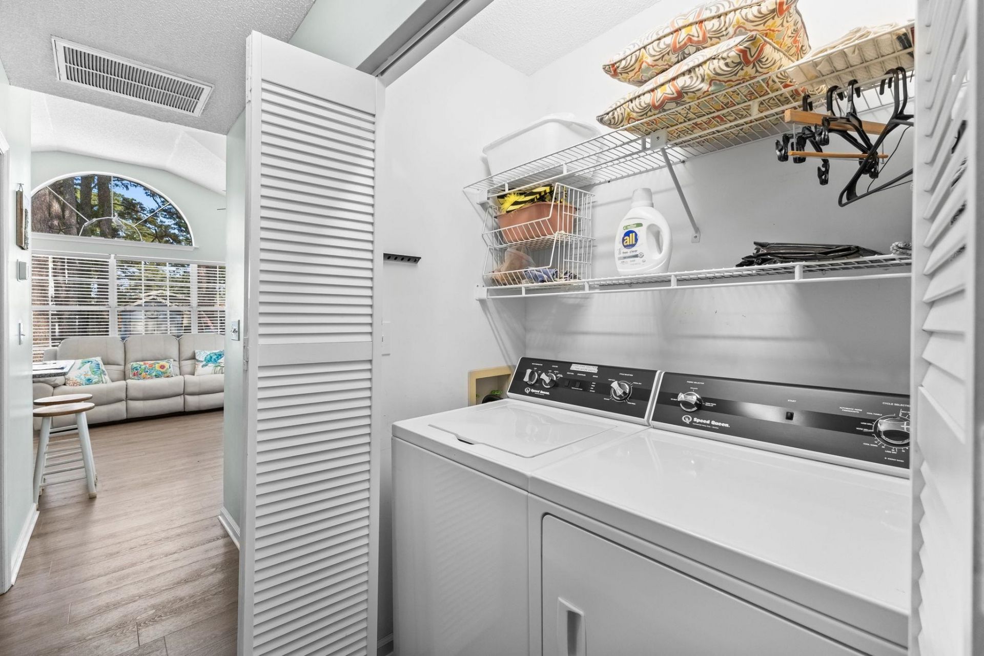 6001 - 1713 S Kings Hwy.  Photo 27