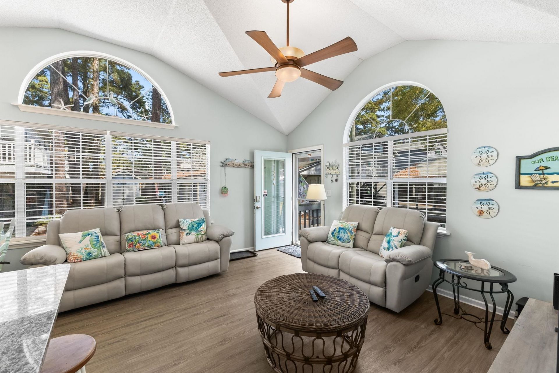 6001 - 1713 S Kings Hwy.  Photo 8