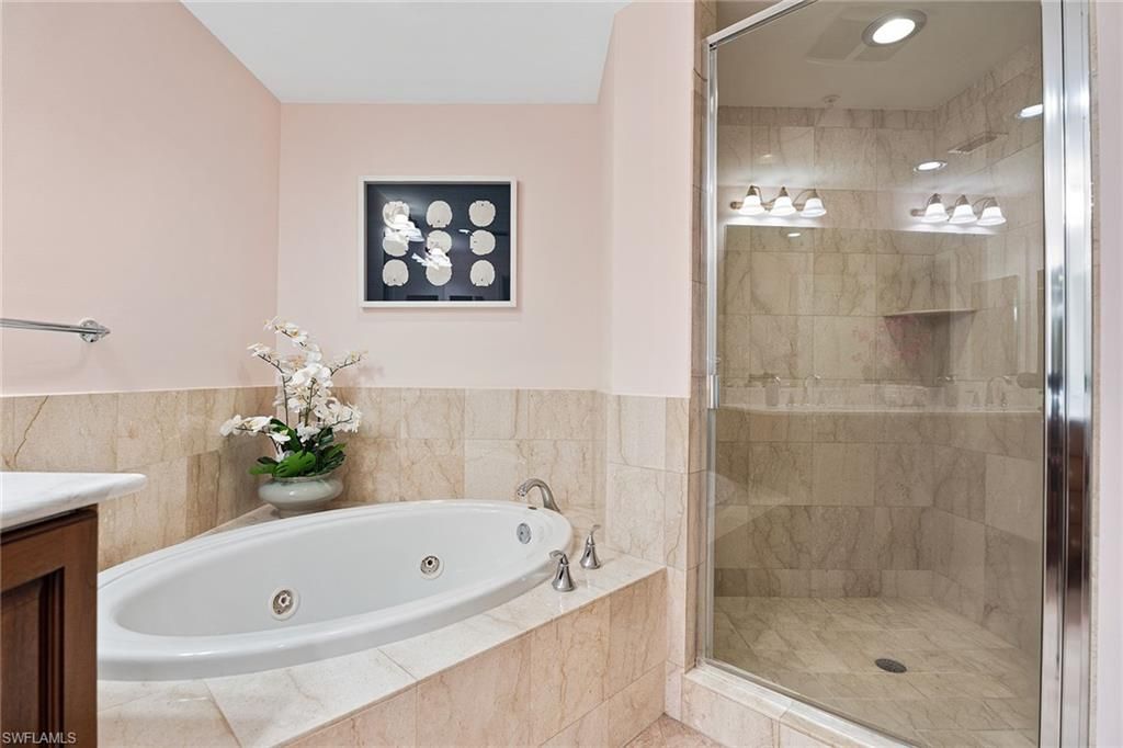 965 Sandpiper St, Unit J204, Naples, FL 34102 Photo