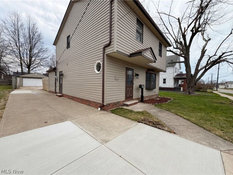 20710 Miller Avenue, Cleveland, OH 44119 Photo 11