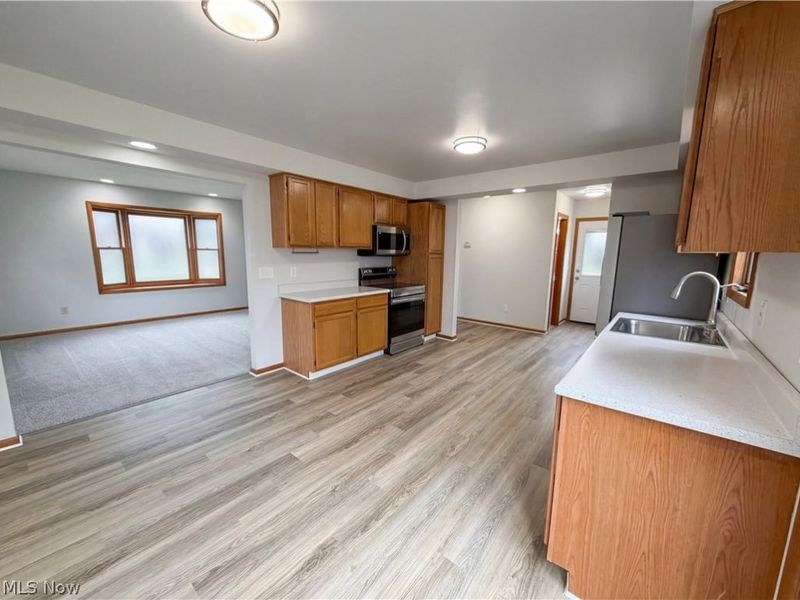 20710 Miller Avenue , Cleveland, OH 44119 Photo 12