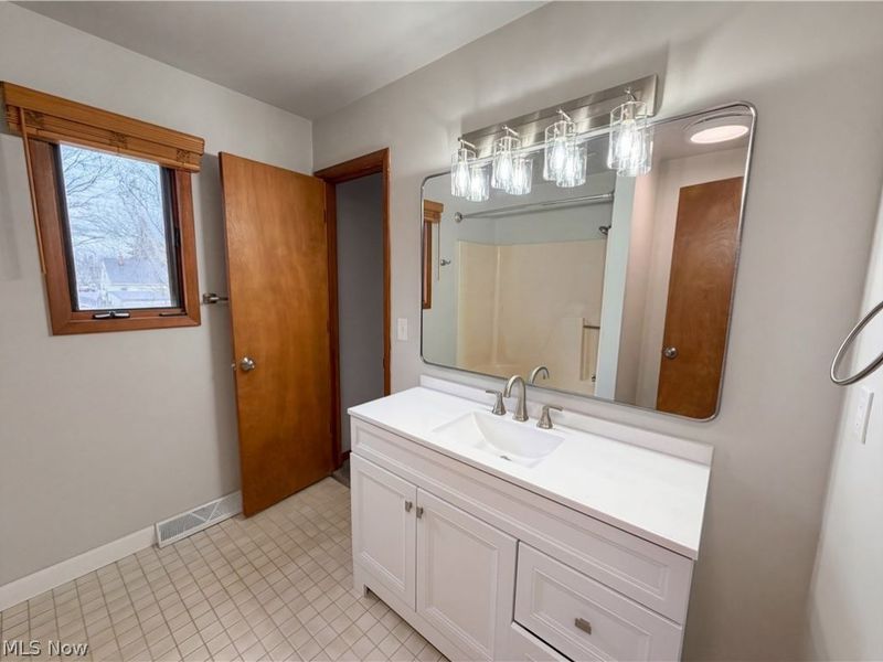 20710 Miller Avenue , Cleveland, OH 44119 Photo 19