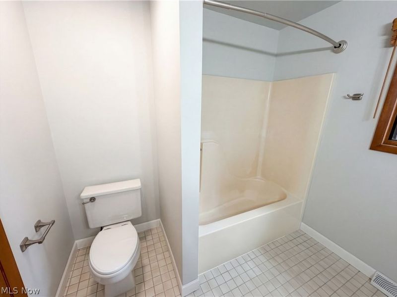 20710 Miller Avenue , Cleveland, OH 44119 Photo 20