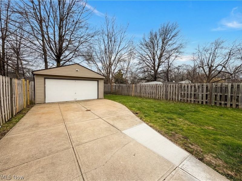 20710 Miller Avenue, Cleveland, OH 44119 Photo 7