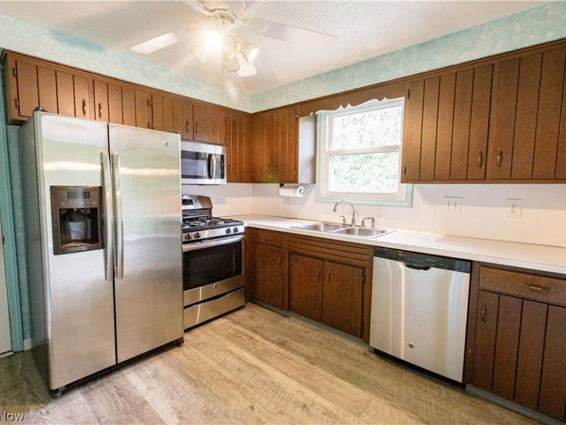 5383 Vermouth Street NW, North Canton, OH 44720 Photo 11