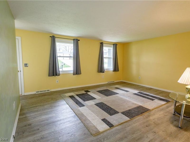 5383 Vermouth Street NW, North Canton, OH 44720 Photo 9