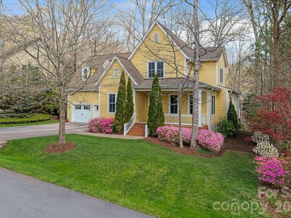 25 E Owl Creek Lane , Fairview, NC 28730