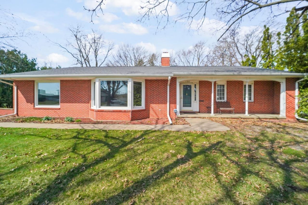 120 Kenway Rd., Waterloo, IA 50701 Main Photo