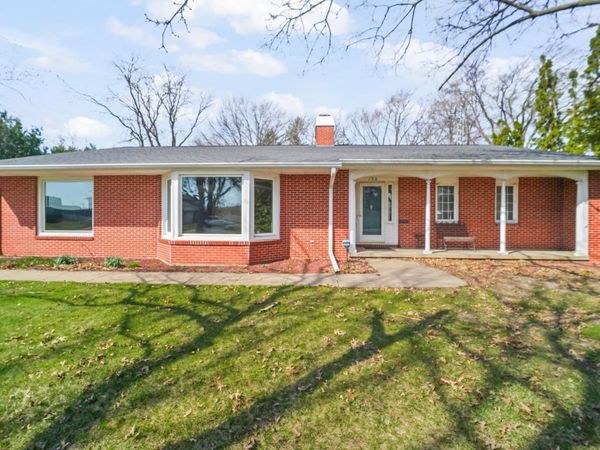 120 Kenway Rd., Waterloo, IA 50701