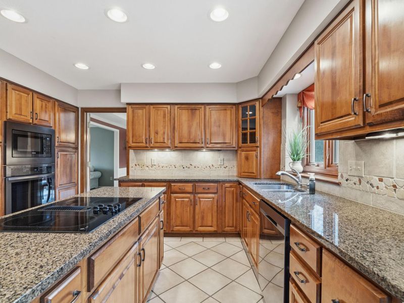 6190 Deeside Drive, Dublin, OH 43017 Photo 8