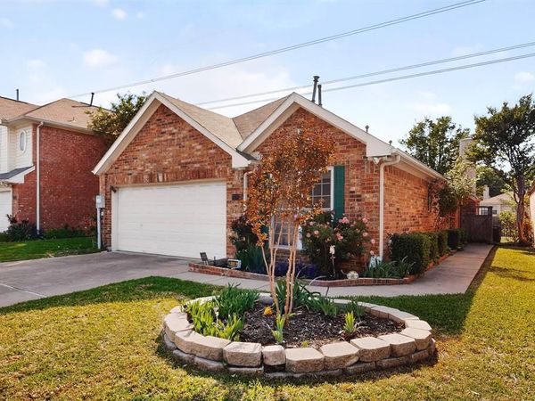 2086 Montclair Lane, Lewisville, TX 75067