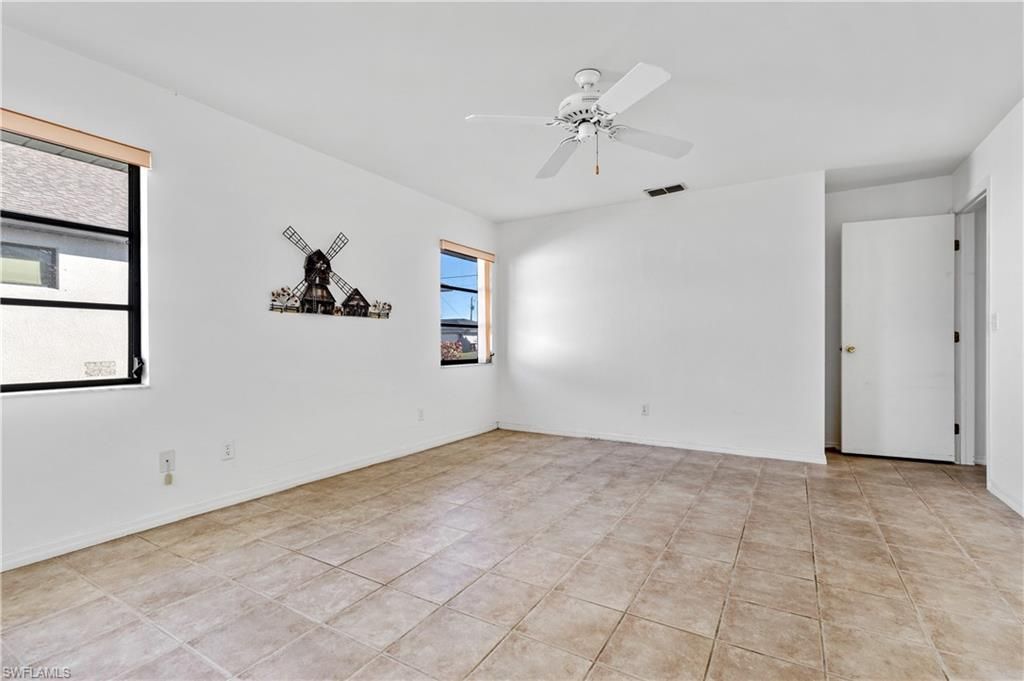 1402 SW 4th Ave, Cape Coral, FL 33991 Photo