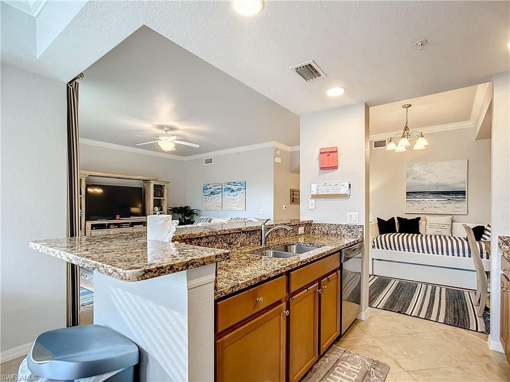 9715 Acqua Ct, Unit 127, Naples, FL 34113 Photo