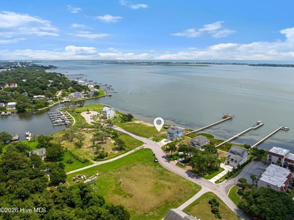 4729 S Shore Drive, Morehead City, NC 28557