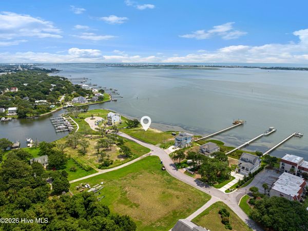 4729 S Shore Drive, Morehead City, NC 28557