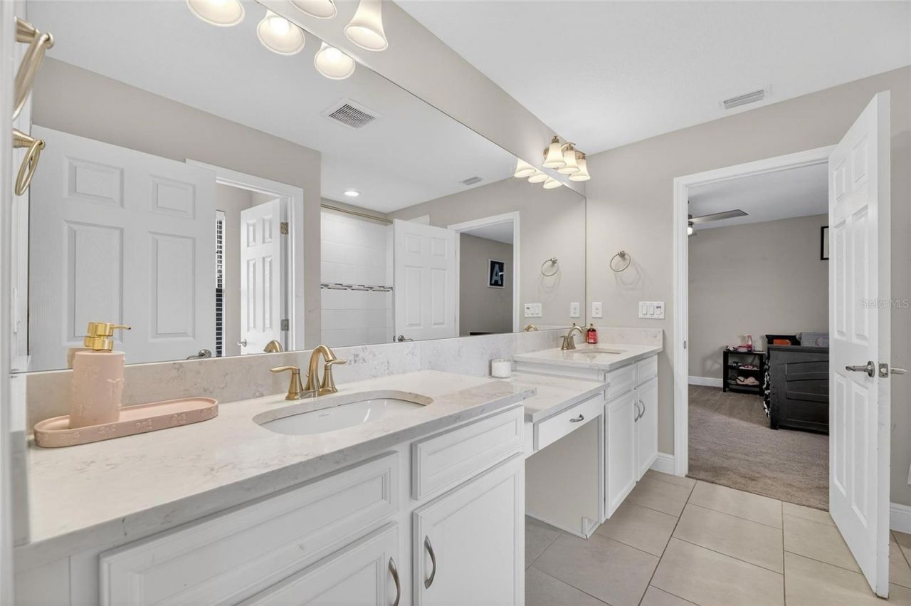 12444 Horseshoe Bend Drive, Lithia, FL 33547 Photo