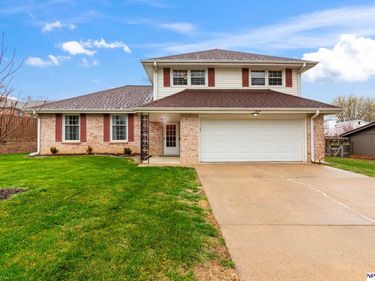 1634 Holling Drive, Omaha, NE 68144