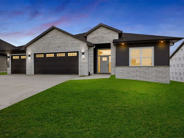648 Rock Ridge Drive, Tiffin, IA 52340